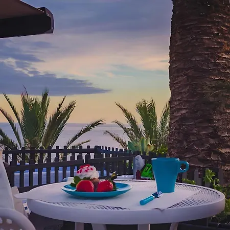 Vistas De Ensueno Al Mar En Villa