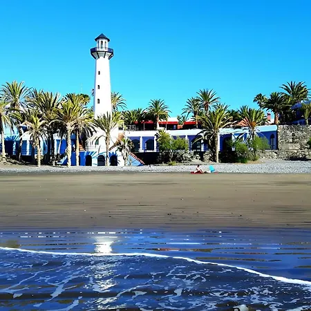 Vistas De Ensueno Al Mar En Villa *
