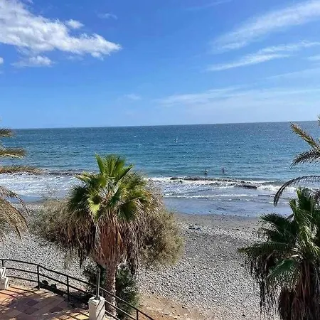 Vistas De Ensueno Al Mar En Villa *